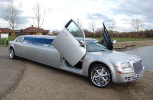 CHRYSLER C300 LIMO HIRE CAMBRIDGE